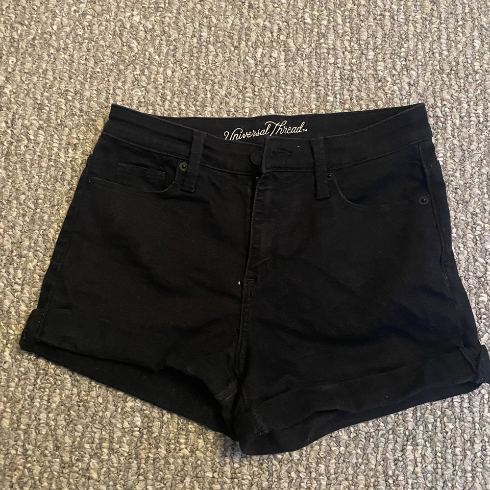 Universal threads black shorts size 4/27R